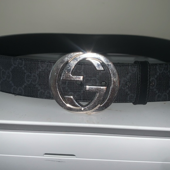 Gucci belt men’s they no longer make this design I’m asking 550$ it was 800$ new - Picture 4 of 4